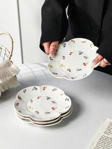 1个/2个/4个装手绘6英寸花卉陶瓷盘，可作水果盘、零食盘、坚果糖果盘、开胃菜盘、蛋糕甜点盘，也可作首饰托盘，用途广泛，适用于聚会、酒店、高档礼品等场合。 - 彩色 - 查看 3