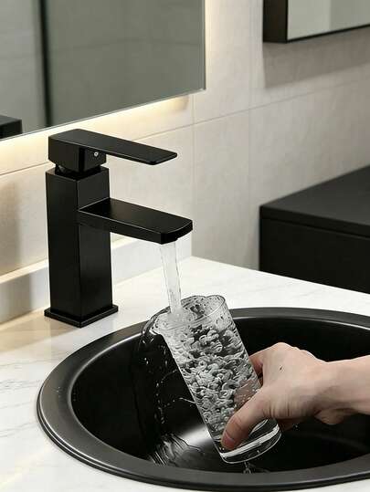 Robinet de salle de bain carré moderne à trou unique, robinet de lavabo de salle de bain noir mat, mitigeur d'eau chaude et froide à poignée unique avec noyau de valve en céramique, surface plaquée, installation facile, structure, finition brossée, convient pour le meuble-lavabo, le lavabo de salle de bain, la zone de douche, l'évier de cuisine et de salle de bain