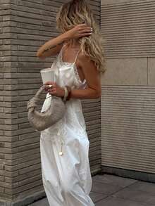 Camiseta de tirantes lisa para mujer con ribete de encaje y bajo con abertura, una versátil prenda larga de encaje ideal para el verano. - Blanco - Ver 2