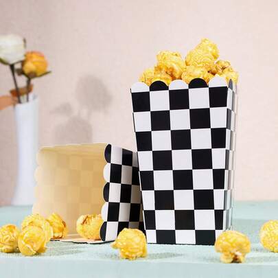 10/20/50/100 Piezas Cajas de palomitas de maíz con patrón a cuadros blanco y negro, contenedores de papel desechables de apertura superior, cajas de golosinas con estilo de bandera de carrera clásica para palomitas de maíz, papas fritas, dulces, postres, perfectas para fiestas con tema de carreras, noches de cine, noches de juegos, reuniones familiares, celebraciones festivas, eventos de cumpleaños, recuerdos de fiesta, suministros de embalaje de alimentos, accesorios de fiesta ligeros y duraderos, contenedores versátiles para aperitivos y pequeños bocadillos