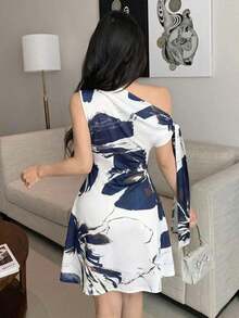Vestido corto ajustado asimétrico para mujer, color café sólido, diseño de hombro al aire con lazo decorativo y falda acampanada, tejido elástico y corte favorecedor, estilo elegante y versátil, ideal para verano, citas, fiestas, eventos especiales y uso diario - Multicolor 2 - Ver 2
