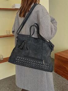 Vintage And Fashionable Large Capacity Commuting Tote Bag With Rivets And Tassels, Versatile - Màu xám đen - Xem 3