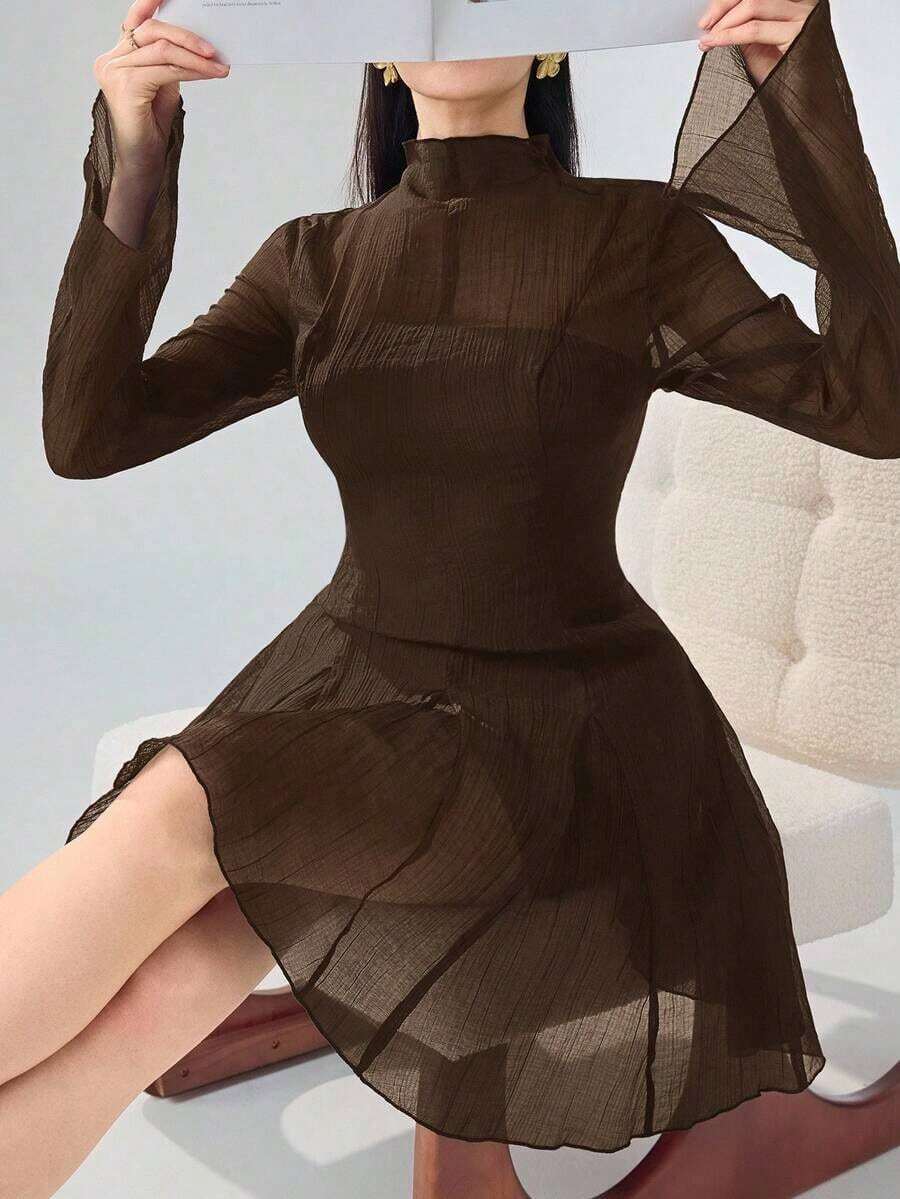 Vestido Casual con Cuello Alto, Textura de Arruga y Diseño Ajustado, Perfecto para Look de Otoño y Eventos Nocturnos - Café integral - Ver 1
