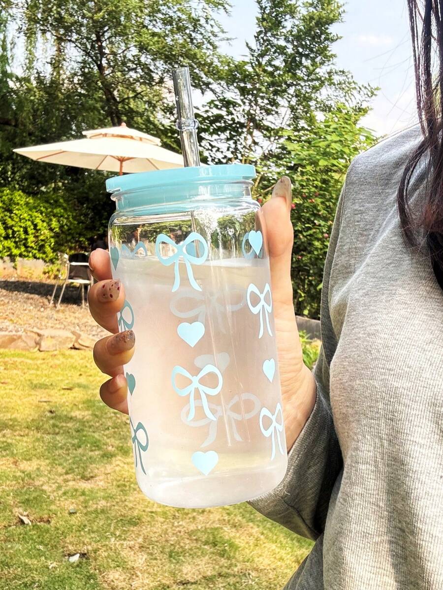 1 cốc in hình nơ có nắp và ống hút, dung tích 16oz, thích hợp đựng cà phê đá đóng lon, trà, nước ép, sữa, v.v., dùng cho văn phòng, nhà hàng, lớp học, dã ngoại, tiệc tùng. - Xem 1