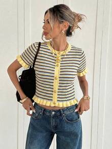 Blusa de punto de verano con cuello redondo, botones metálicos y mangas cortas, con parches a rayas.Diseño retro y casual con volantes, ideal para citas diarias y fotografía.Suéter de punto - Multicolor - Ver 7
