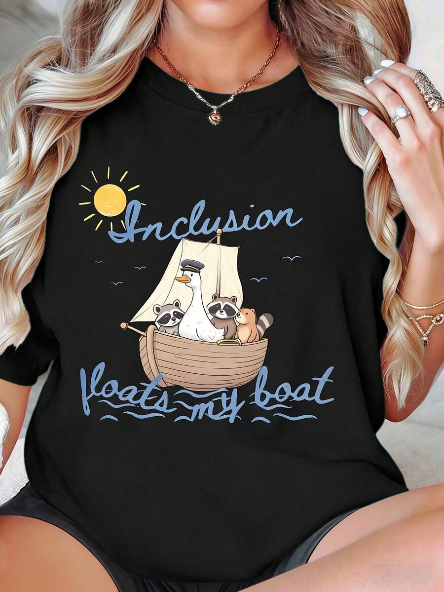 大尺碼女款「Inclusion Floats My Boat」卡通動物字母印花圓領T恤,休閒趣味百搭短袖上衣,春夏款,適合日常穿著、校園風與文化活動,黑色 - 黑色 - 查看 1