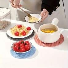 2/4pcs Upgraded Round Honeycomb Silicone Heat Insulation Pad, High Temperature Resistant Non-Slip Easy To Clean Scratch-Resistant Mat, Suitable For Kitchen Pot Holder, Office Desk Coaster, Home Dining Table, Library Bookshelf Decor - Multicolor - View 11