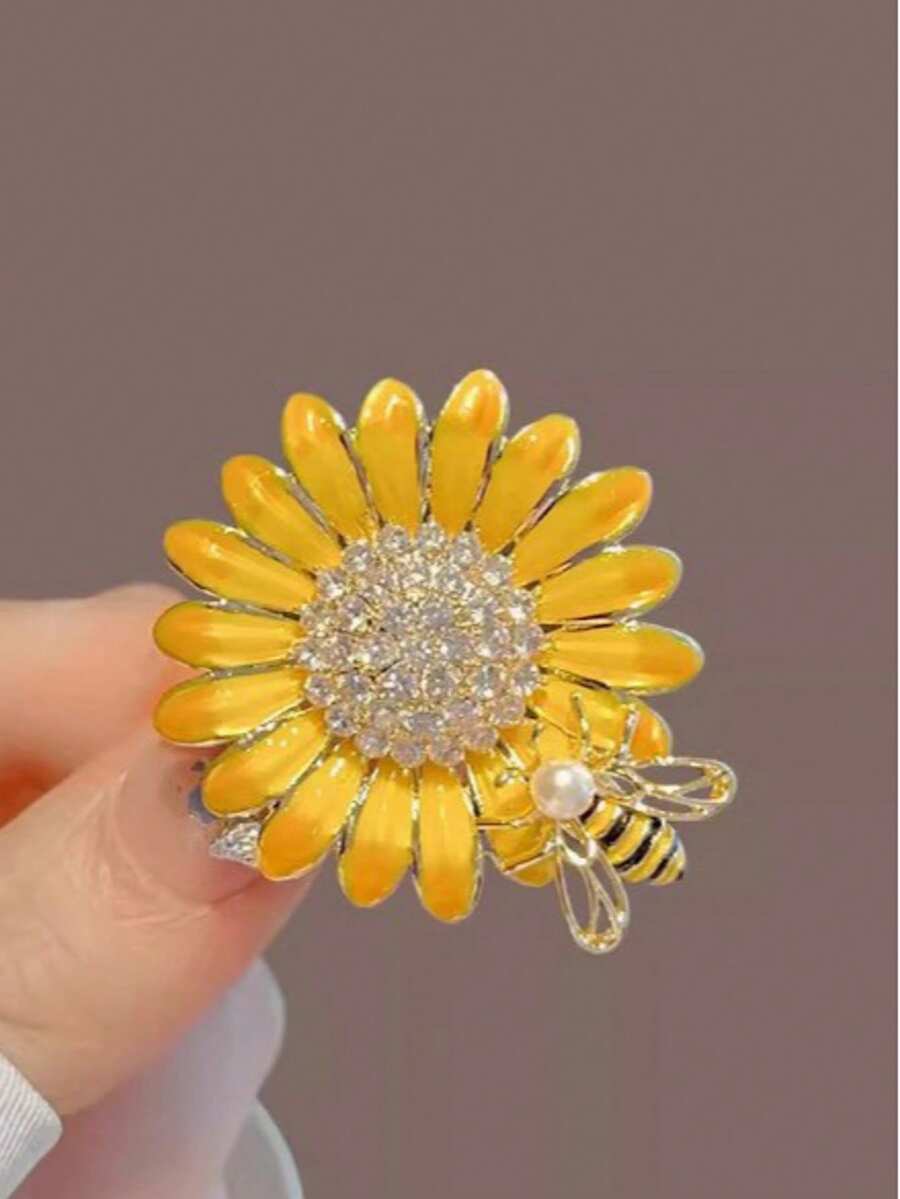 1pc Vintage Enamel Sunflower Brooch, Exquisite Bee & Daisy Lapel Pin, Unique Design Accessory For Suit - Yellow - View 1