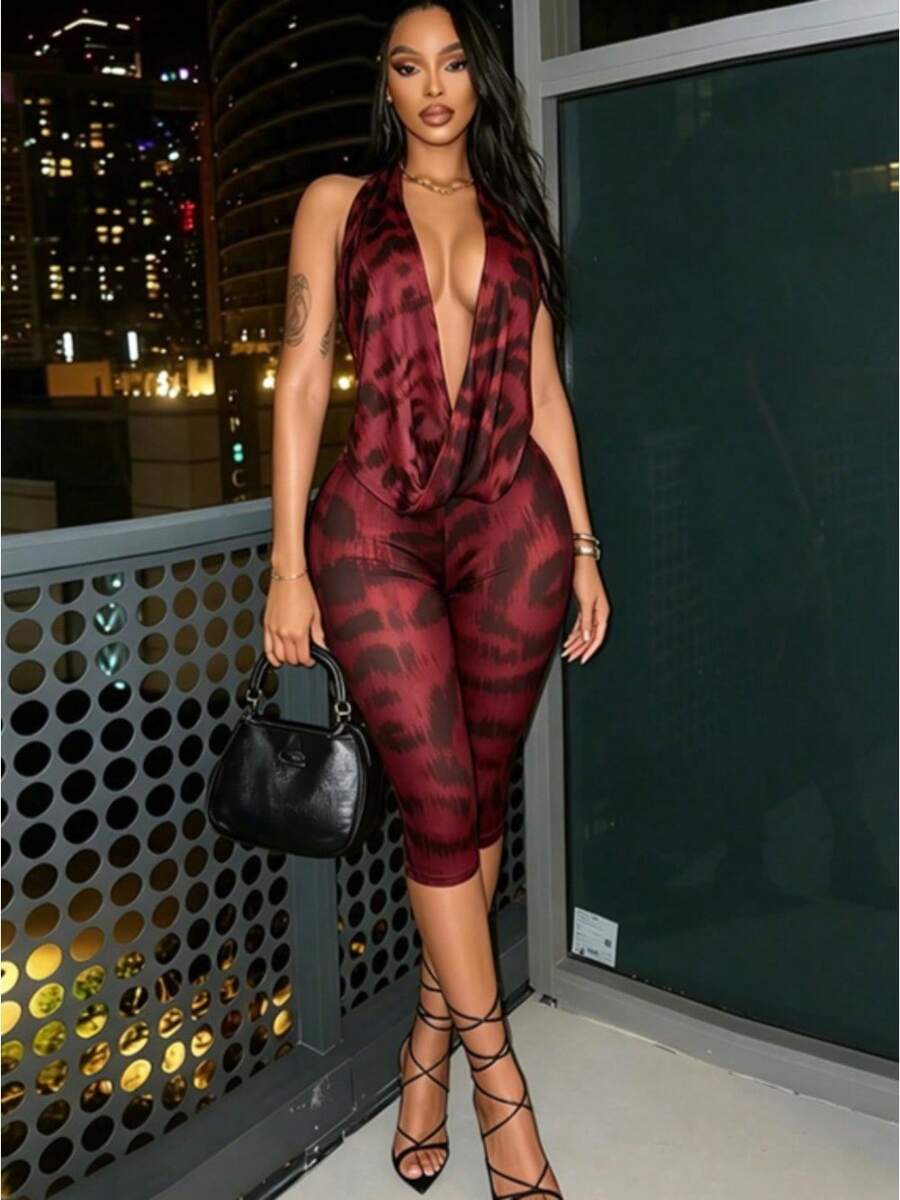 Printed Plunging Neck Backless Halter Top & Tight Sexy Capris Y2K Hot Girl Outfit Set - Burgundy - View 1