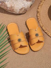 1 Pair Girls' Mustard Yellow Fashion Slippers, Retro Metal Camellia Decor, Round Toe Open Toe Soft Sole Non-Slip Slip-On Design, Minimalist Luxurious Princess Beach Slippers, Suitable For Daily Casual, Vacation, School, Spring/Summer 2026 New Arrival - Ginger - View 2