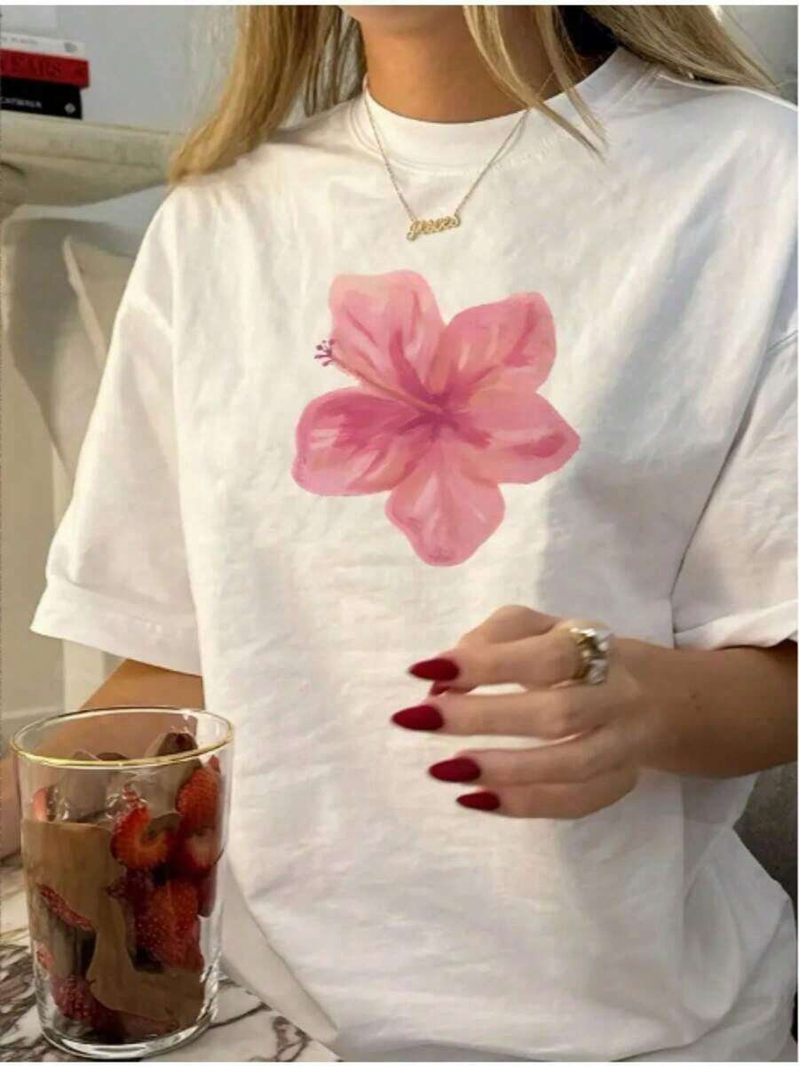 Talla Grande - Talla Grande - Camiseta de Mujer con Estampado de Flor de Hibisco Rosa| Camiseta Blanca a la Moda con Diseño Floral Brillante| Moda de Verano| Suave y cómodo| Adecuado para salidas informales| Accesorios Elegantes, Combinados con un Exquisito Collar con Placa de Identificación y Trajes de Concierto Ch2026country para Mujer - Blanco - Ver 1