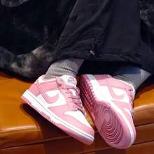 Nike 女士 DUNK LOW 运动鞋，低帮，轻便，减震橡胶鞋底 - 粉紅白色 - 查看 6