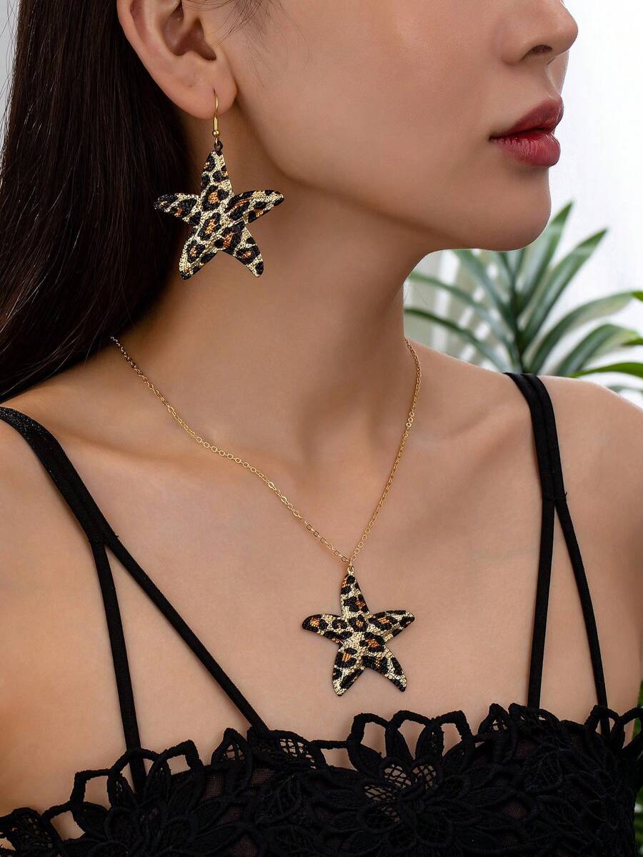 2 đôi bông tai mặt dây chuyền hình báo và sao biển độc đáo, thời trang, phù hợp cho nữ giới đeo hàng ngày. - Bộ đồ hai mảnh in họa tiết da báo - Xem 1