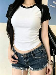 Áo thun crop top ôm dáng tay raglan cổ tròn phối màu Y2K phong cách thường ngày, thích hợp cho kỳ nghỉ hè, đi nghỉ mát, đi du lịch. - Đen trắng - Xem 1