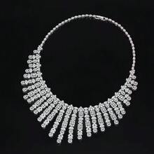 Bộ trang sức hình học 4 món bằng đá Zirconia trắng gồm dây chuyền, bông tai, nhẫn và vòng tay, phù hợp cho nữ giới mặc hàng ngày, dự tiệc, đám cưới và trang phục cô dâu. - trắng - Xem 3