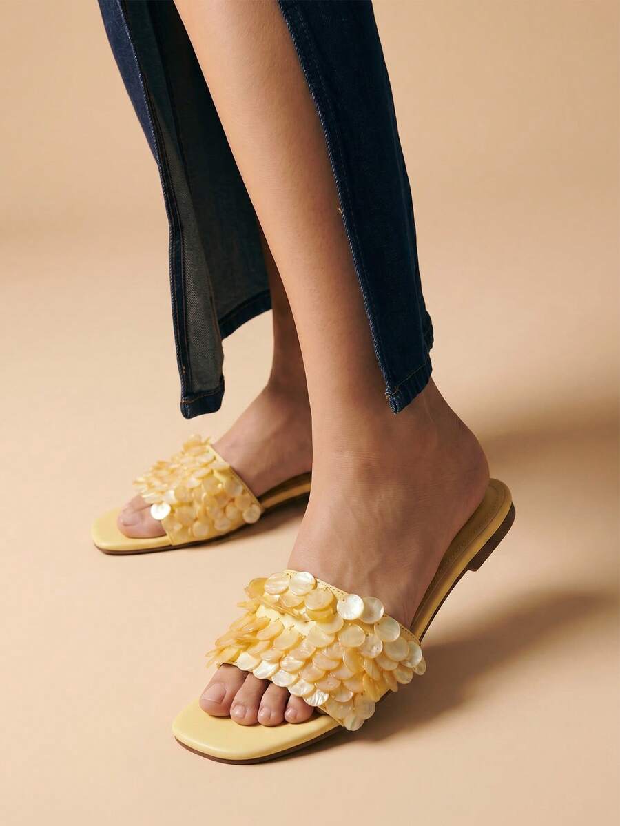 Glamine Women's Casual Comfortable Waverly Shell Flat Sandals - Yellow - View 1