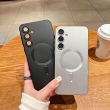 这款奢华磁吸手机壳兼容三星 Galaxy S24、S25 FE、S22、S23 Ultra Plus、S20、S21 FE、Note 20、A35、A55、A05、A15 等机型，采用柔软的 TPU 材质，同时也兼容 17、Air、16、E、15、14、13、12、11 Pro Max Plus 等机型。 - 銀色 - 查看 4
