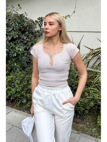 ÇIT ÇIT KAPAMALI ÇİZGİLİ CROP ÖRME BLUZ - Beige - View 2