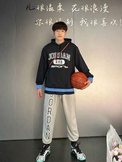 Nike Áo nỉ dài tay có mũ, kiểu dáng thể thao năng động, họa tiết logo thương hiệu Jordan Sport Dri-FIT Crossover, thích hợp cho hoạt động ngoài trời.