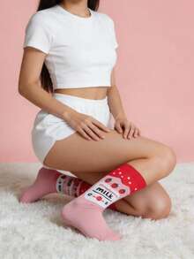 1双草莓图案女式休闲袜 - 白色 - 查看 1