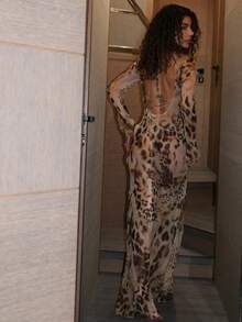 Vestido largo transparente sexy Kliou para mujer, estampado de leopardo, cuello redondo, manga larga, espalda descubierta con tiras cruzadas, estilo urbano y atrevido. - Caqui - Ver 5