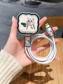 3件套充电器保护套，可爱猫咪持枪图案，适用于20W英标苹果快充，防止充电线损坏 - 彩色 - 查看 1