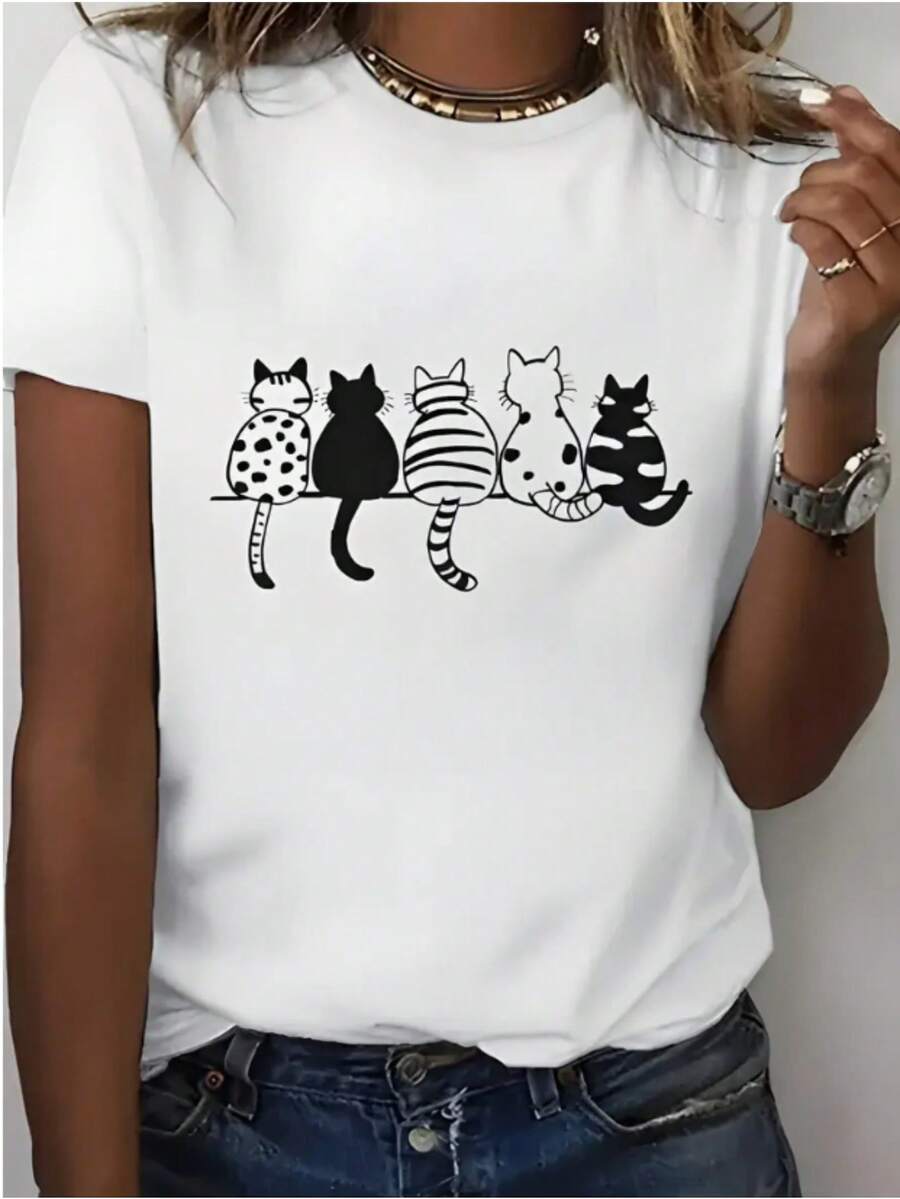Camiseta de impresión "Cinco gatitos lindos" de las mujeres - suave, transpirable, hine lavable, casual corto Sve crew top para primavera / verano, blanco con siluetas de gato negro, perfecto para el traje casual, camiseta diaria | Playful Graphic Tee | tela transpirable