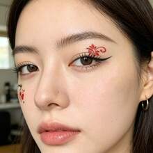 7片/20片装面部彩绘模板，解决不对称妆容、难以绘制创意图案、眼妆细节难以处理以及手抖人士耗时的派对妆容等问题。多种图案模板可搭配使用，快速打造精准对称的眼妆，适用于节日派对妆容、角色扮演妆容等。 - 彩色 - 查看 3