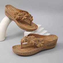 Women's Chunky Sandals, Flip Flops & House Slippers, Solid Color Rivet Applique, Thick Bottom Wedge Heel Slides, Casual Summer Beach Holiday Sandals - 棕色 - 查看 5