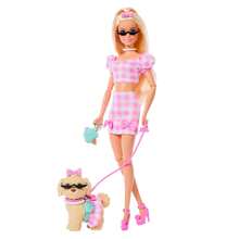 Mattel Barbie Twinning Looks Muñeca Perrito Vestido Cuadros - Muñecas modelo realistas y detalladas para coleccionistas y niños. Materiales de alta calidad, seguros y duraderos. Diseños estilizados que inspiran creatividad y juego imaginativo. Ideales para exhibir, jugar o como regalo especial. Perfectas para fomentar la imaginación y colecciones temáticas. - Multicolor - Ver 1