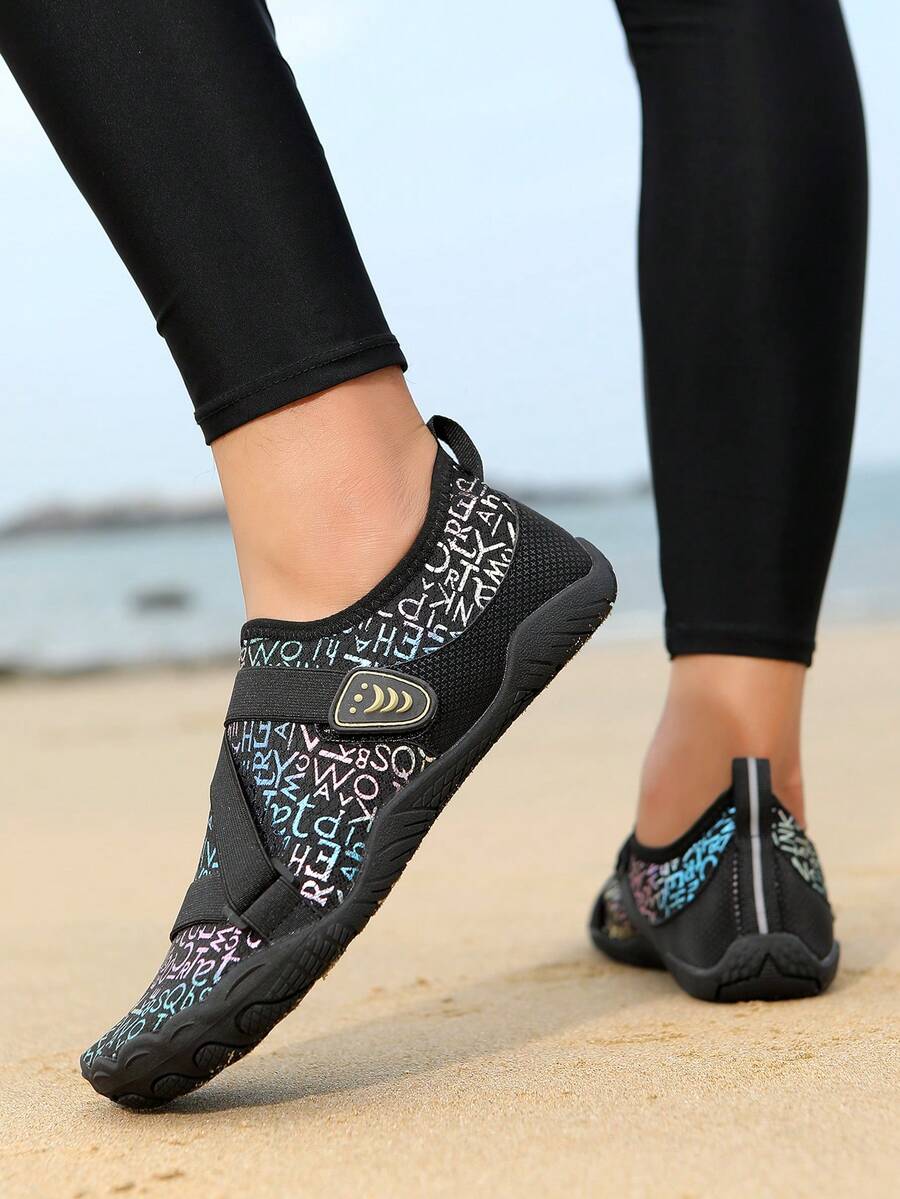 Chaussures de sport extérieur pour femmes, chaussures d'eau respirantes, chaussures d'été à enfiler, chaussures de randonnée pieds nus, convenant pour la gym, la plage, la navigation, les ruisseaux, le surf, les fêtes nautiques