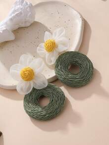 1 Pair Rustic Daisy Rattan Woven Earrings, Double-Layer Floral Hoop Earrings, Unique Design, Suitable For Beach Vacation, Music Festival, Boho Style, Girlfriend Trip, Spring Fresh Look, Casual Vacation Outfit, Date Night - Olive Green - View 2