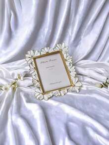 1pc Resin White Gold Edged 3D Daisy Flower Decor Photo Frame, Square Picture Display, Desktop Comfortable Frame, Can Be Placed Horizontally Or Vertically, Suitable For Home Decor And Photography Props - Multicolor - View 11