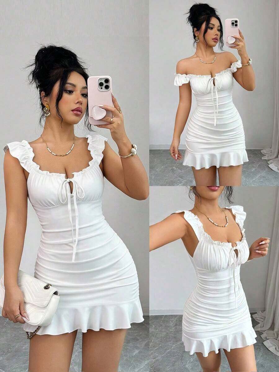 Vestido camisero con volantes en el bajo y hombros descubiertos, estilo vintage con estampado - Vestido entallado de línea A - Blanco - Ver 1