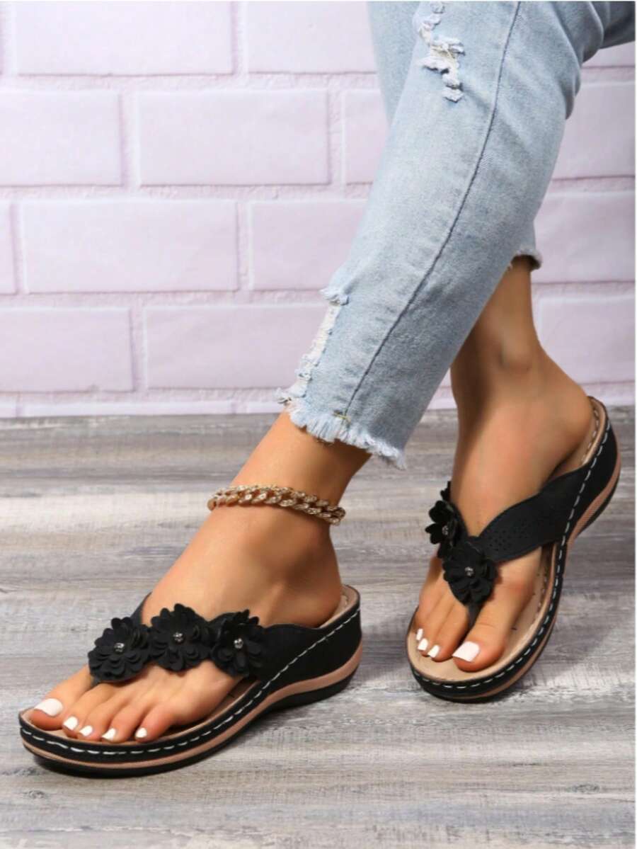 Women's Flip Flops, House Slippers For Women, Solid Color Rivet Applique, Comfortable Thick Bottom Wedge Heel Slides, Casual Summer Beach Holiday Fashion Sandals - 黑色 - 查看 1