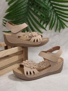 Plus Size 2026 Summer Comfortable Wedge Sandals, Floral Decor, Thick Bottom, Hook & Loop Closure, Open Toe Beach Shoes - Beige - View 6