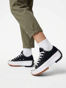 Run Star Hike Low Top Women Canvas Black / White168816C - Black/White-Gum - View 1