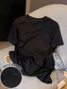 Camiseta de cuello redondo de color liso con detalles de lazo de pedrería de estilo minimalista - Negro - Ver 1