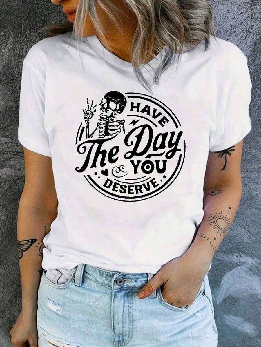 blusas para mujerCHICLY19 Camiseta de algodón con estampado de símbolo de la paz y esqueleto, camiseta casual de manga corta con cuello redondo para mujer, estampado con la frase positiva "Have The Day You Deserve", estética holgada en gris oscuro jaspeado, camiseta de algodón divertida, gótica e inspiradora, estilo streetwear. Adecuada para primavera, verano y otoño. - Blanco - Ver 1