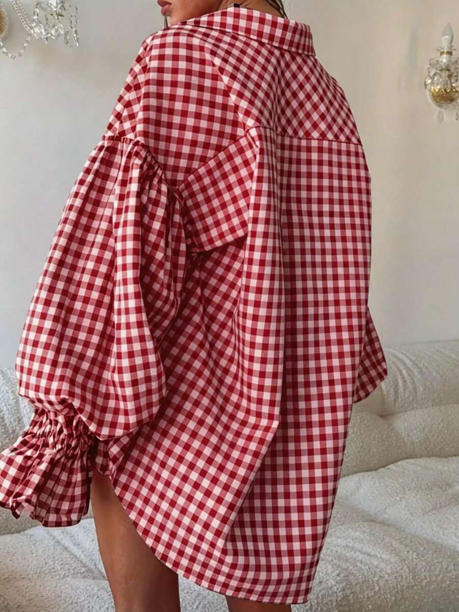 女款春夏秋冬襯衫女裝上衣薄外套，可單穿或疊穿，紅白格紋長袖口袋前扣大版型女襯衫，時尚休閒簡約街頭風學院風百搭，適合度假旅行舞台日常穿搭 - 紅白色 - 查看 1