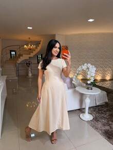 Elegant Midi Dress With A Flowing Drape And Fitted Waist. - 裸體 - 查看 2