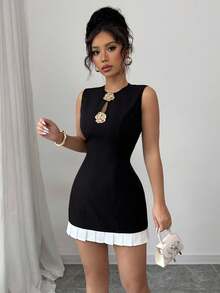 Women's Dress With Hollow Metal Buckle And Ruffle Trim - Black - View 4