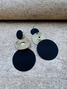 1 Pair Fashionable Exaggerated Round Embossed Earrings - Black - View 5