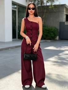 Elegant Women's Two-Piece Set In Burgundy, Consisting Of A Sleeveless Blazer With An Asymmetrical Neckline And Pinstripes, And Long Wide-Leg Trousers. Ideal For Autumn Looks. - 酒紅色 - 查看 3