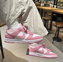 Nike 女士 DUNK LOW 运动鞋，低帮，轻便，减震橡胶鞋底 - 粉紅白色 - 查看 8
