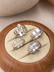 Set de 4 anillos de mujer elegantes y de moda con elementos de zirconia con letras romanas cortadas, de acero inoxidable con diamante de imitación, adecuados para uso diario, festivales, citas, compromisos, bodas y regalos - Plata 1 - Ver 9