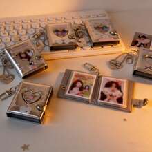 1 pieza Soporte de tarjeta de fotos con forma de corazón de espejo plateado, 16 páginas interiores que caben 32 fotos, álbum de fotos en miniatura brillante con forma de estrella linda, estante de almacenamiento de fotos portátil, adecuado para fotos de identificación, encantos de bolso, almacenamiento de pegatinas - Unitalla - Ver 8
