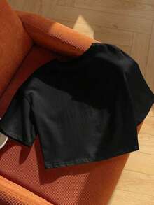 Off-The-Shoulder Cropped T-Shirt - Black - View 5