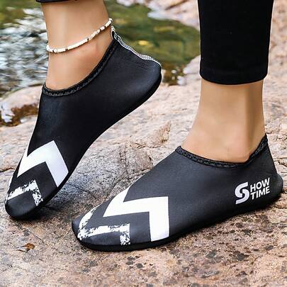 New Arrival: Outdoor Sports Water Shoes. Breathable, Non-Slip, Quick-Drying, Suitable For Men And Women. Featuring A Unique And Eye-Catching Upper Design, These Lightweight Shoes Are Perfect For Beach Activities, Swimming, Gym Workouts, Yoga, And Aerobic Exercises. With A Relaxed Fit, They Are An Essential Companion For Travel And Hiking.