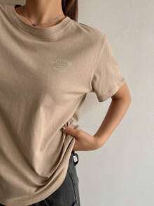 Camiseta con gráfico de letra - Caqui - Ver 2